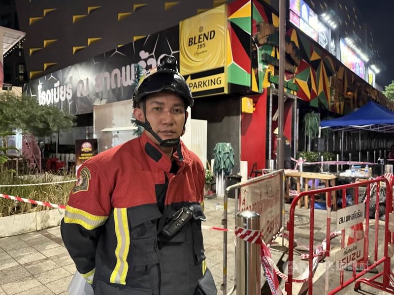 佛拉卡隆區消防局主任恰克里特表示,曼谷13日啤酒餐廳大火多數罹難者並非死於火焰,而是因吸入大量濃煙致命。中央社記者李宗憲曼谷攝 115年7月13日