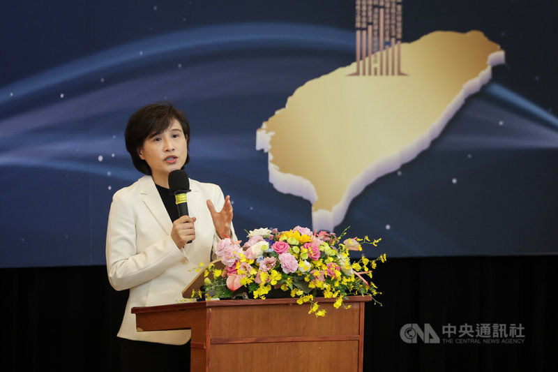 行政院副院長鄭麗君13日在台北出席「消除對婦女一切形式歧視公約（CEDAW）第5次國家報告國際審查會議」開幕式，她致詞表示，盼透過這次審查會議，持續創造政府、公民社會以及國際社群的交流與對話，確立未來進一步努力的目標。中央社記者裴禛攝　115年7月13日