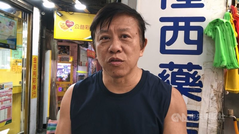有民眾指出,在基隆廟口購買泡泡冰,吃到見底卻見蟑螂腳。陳姓業者(圖)13日受訪時向顧客道歉,並決定停業2天,徹底清潔消毒。中央社記者王朝鈺攝 115年7月13日