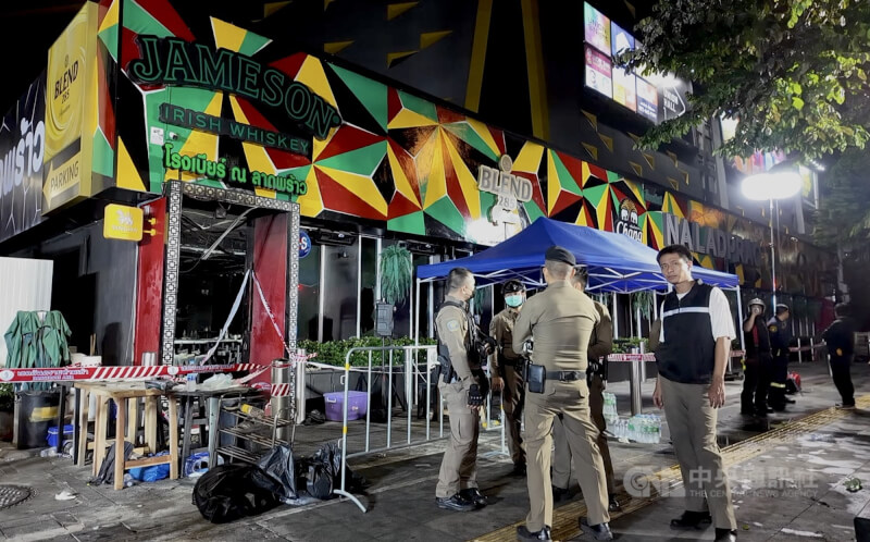 泰國曼谷拉拋路（Lat Phrao）一間啤酒餐廳13日凌晨發生大火，造成至少27人死亡，火勢約45分鐘後獲得控制。中央社記者李宗憲曼谷攝　115年7月13日 