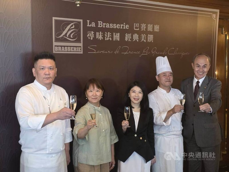 台北亞都麗緻飯店旗下法式餐廳La Brasserie巴賽麗廳，將於16日起推出新菜單。圖中為麗緻餐旅集團總經理徐宜寧。中央社記者江明晏攝　115年7月14日