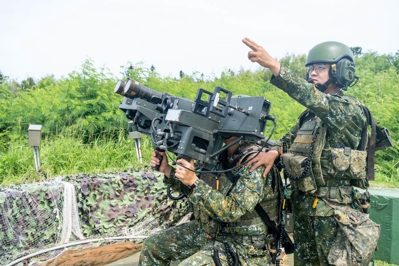 國軍「聯合防禦操演」登場，第一作戰區防空連官兵13日起同步進行雙聯裝刺針飛彈實施目標搜索，模擬建立防空火網。（澎湖防衛部提供）中央社　115年7月14日