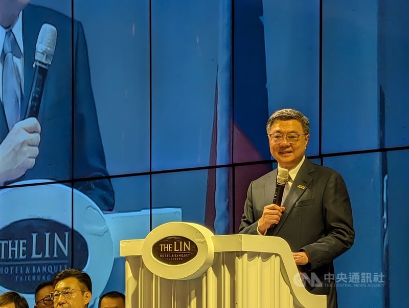 行政院長卓榮泰（圖）15日出席於台中市舉行的亞洲台灣商會聯合總會活動，談及中聯油脂案時表示，唯有中央地方團結合力，一起把事件清楚地釐清，才能在食安問題上得到更多的保證。中央社記者蘇木春攝　115年7月15日