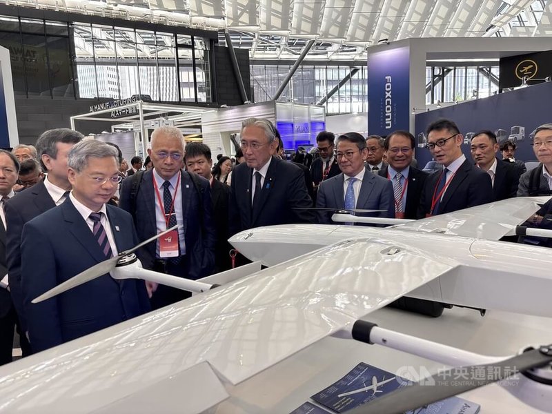 2026日本台灣形象展15日在東京新宿開幕，台灣無人機業者其昜科技展示自主研發的長航程無人機，主打低可偵測性、防水性能及100%台灣製造，希望拓展日本市場。中央社記者戴雅真東京攝　115年7月15日