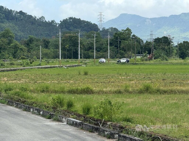 農業部林業及自然保育署花蓮分署監測,萬里溪堰塞湖水位17日下午4時已達1086公尺警戒高程。萬榮鄉及鳳林鎮內見警率提高,避免民眾闖入警戒區。中央社記者張祈攝 115年7月17日