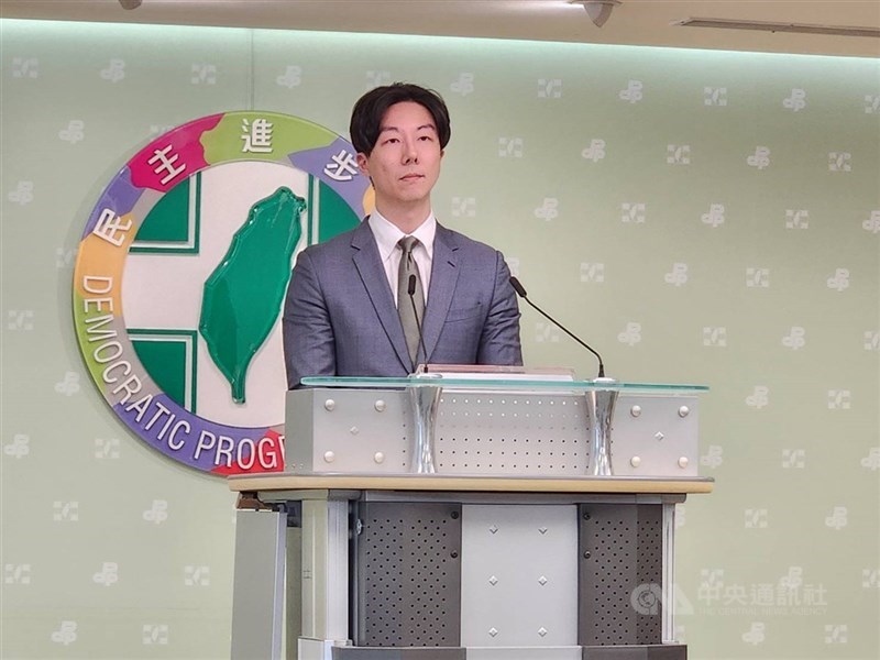圖為民進黨發言人吳崢。（中央社檔案照片）