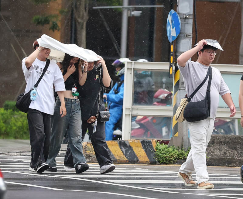 颱風紅霞估下午生成 吳德榮:連日午後防大雷雨 | 生活 | 中央社 CNA 颱風紅霞估下午生成 吳德榮:連日午後防大雷雨 | 生活 | 中央社 CNA