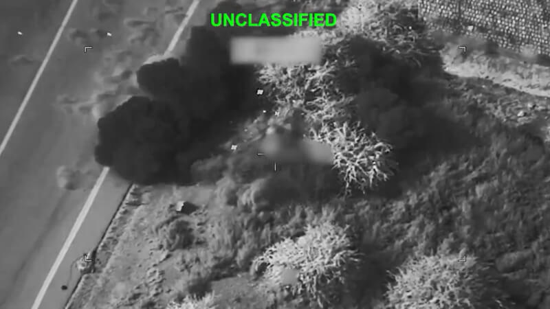 美軍中央司令部16日公布空襲伊朗畫面。（圖取自x.com/CENTCOM）