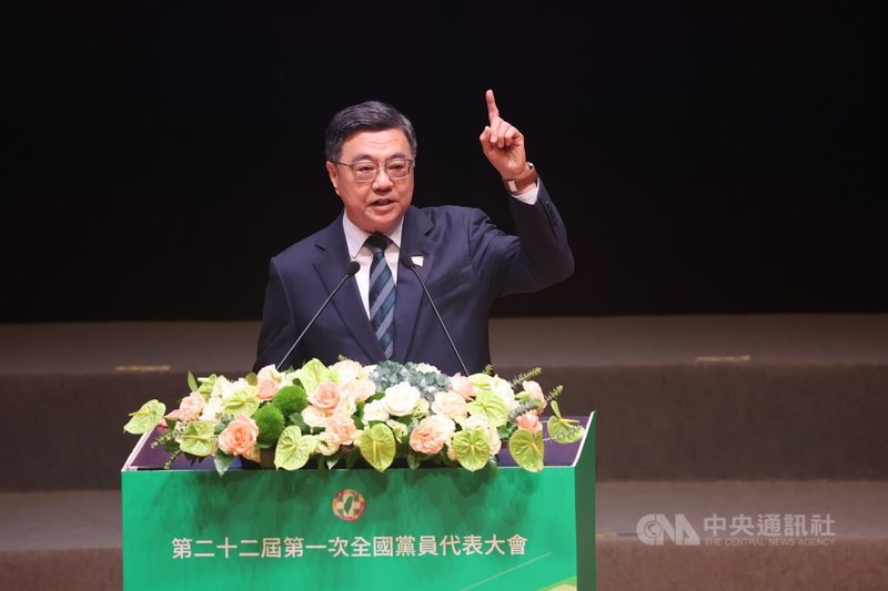 民進黨全國黨員代表大會19日在台北國際會議中心舉行，行政院長卓榮泰致詞表示，雖然面對關稅談判、俄烏戰爭及中東衝突，我們依然展現國家的經濟韌性，讓經濟發展創造新的高峰。中央社記者王飛華攝　115年7月19日