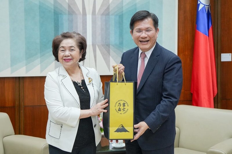 林佳龍會亞總新任總會長 盼深化友邦關係創經濟效益 | 政治 | 中央社 CNA 林佳龍會亞總新任總會長 盼深化友邦關係創經濟效益 | 政治 | 中央社 CNA