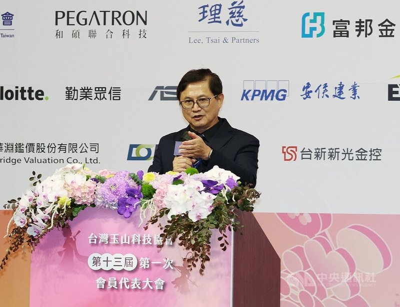 台灣玉山科技協會21日舉行第13屆第1次會員代表大會與晚宴，理事長童子賢（圖）致詞時點出，台灣2025年經濟成長率8.7%、今年預測是9.6%，「這在全世界先進國家都是一個奇蹟」。中央社記者郭日曉攝  115年7月21日