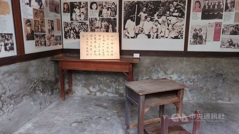 「蔣勳畫展-祇樹給孤獨園」即日起在嘉義新港培桂堂展出,此次展覽除了畫作「祇樹給孤獨園」,也用書法寫下畫作名稱的故事來源,讓大家在看畫同時,能更了解背後的意義與文化故事。中央社記者蔡智明攝 115年7月22日