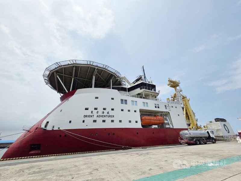 東方風能完成台電離岸風電二期海纜建置工程後，旗下旗艦工程船「東方海威」（Orient Adventurer）（圖）將於7月26日啟航前往歐洲。中央社記者江明晏攝　115年7月23日