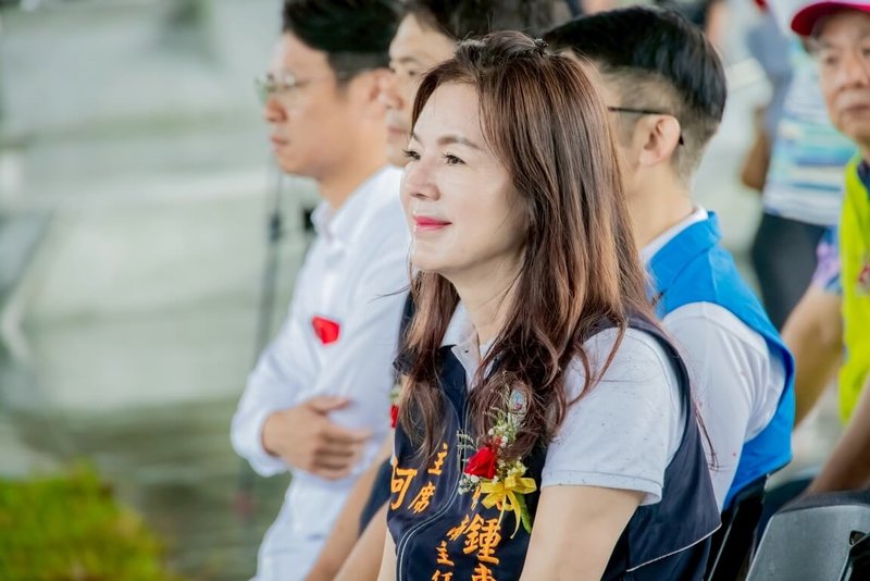 表態參選下屆竹南鎮長的無黨籍苗栗縣竹南鎮民代表會主席何秀綿（圖）23日對縣議員葉忠倫宣布參選成對手，她表達祝福，也期待能公平、理性競爭。（何秀綿競選團隊提供）中央社記者管瑞平傳真115年7月23日