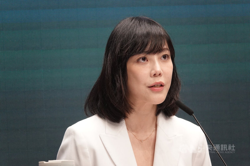 行政院發言人李慧芝23日於院會後記者會，轉述行政院長卓榮泰就「法院組織法」部分條文修正草案之裁示。中央社記者吳書緯攝　115年7月23日