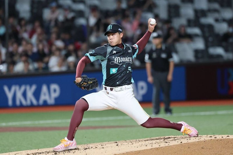 中華職棒樂天桃猿隊投手林子崴（圖）26日本季首場先發出賽，6局無失分，率隊以2比0擊敗富邦悍將，獲選單場MVP。（樂天桃猿提供）中央社記者謝靜雯傳真　115年7月26日