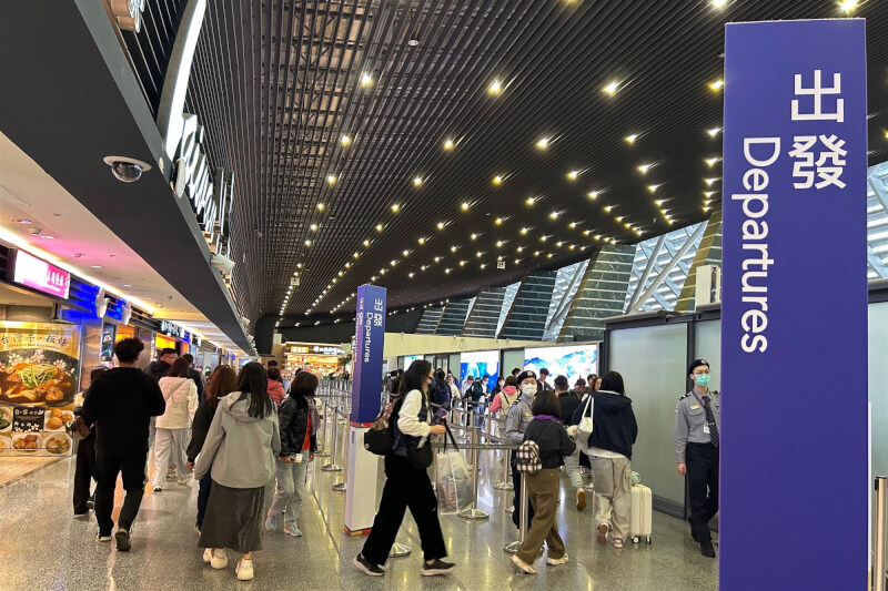 據交通部民航局統計，2025年運量達6,889萬人次，為近10年的第三高。（桃園國際機場公司提供）