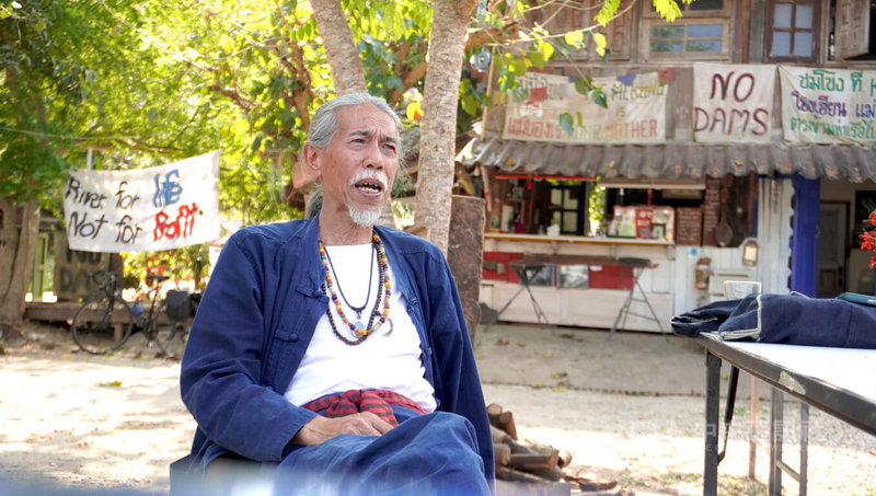 泰國湄公河學校創辦人尼瓦表示,湄公河過去30年受到水壩開發衝擊,如今又面臨重金屬污染威脅,他將持續站在第一線守護河川。中央社記者李宗憲清萊攝 115年7月30日
