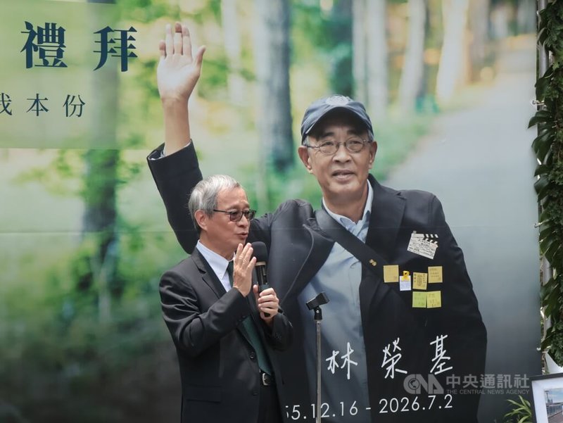 銅鑼灣書店店長林榮基告別禮拜31日在濟南教會舉行,文化部長李遠出席,他於會後接受媒體聯訪。中央社記者李雅雯攝 115年7月31日