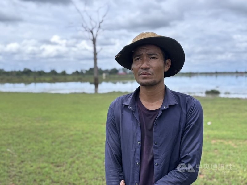 柬埔寨布儂族Rithy是族長Srang Lanh的兒子，也是積極投入發聲的新生代。他表示，不願因水壩開發而搬離的戶數已從52增加為68戶，仍繼續舉辦土地神祭祀等原住民傳統祭祀活動。中央社記者曾婷瑄上丁攝　115年7月31日