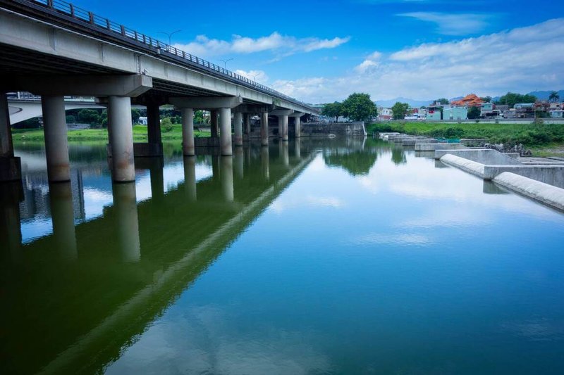 淡水河系隨著污染源逐步削減，透過自然生態工法，兼具水質淨化、生態保育及環境教育功能，讓淡水河系逐漸恢復自然生命力。（新北市府新聞局提供）中央社記者黃旭昇傳真　115年7月31日