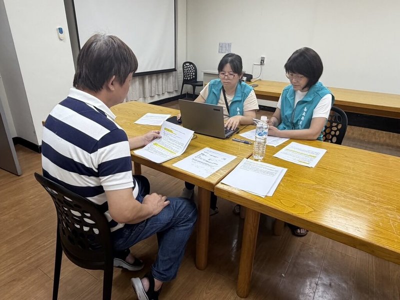 永豐餘、國際機能等業者通報苦茶油檢出苯駢芘，8批問題油源頭，經查皆指向嘉義源春製油廠，當地衛生局7月31日約談業者，了解苦茶油流向等。（嘉義縣衛生局提供）中央社記者蔡智明傳真　115年8月1日