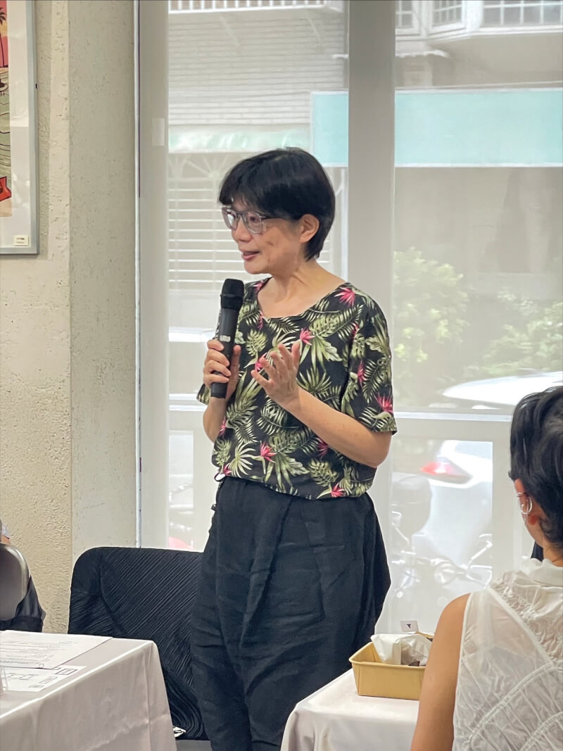 賴秀如董事長表達感謝文合會委員支持