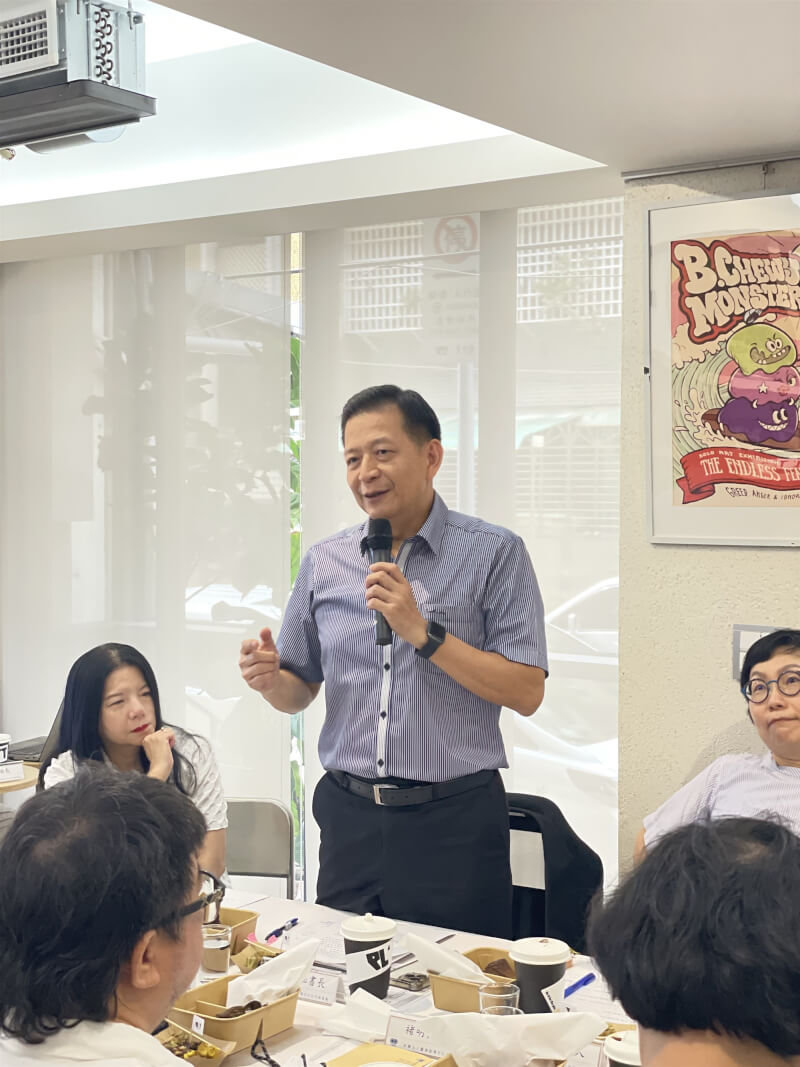 盧長水秘書長報告策進會活動