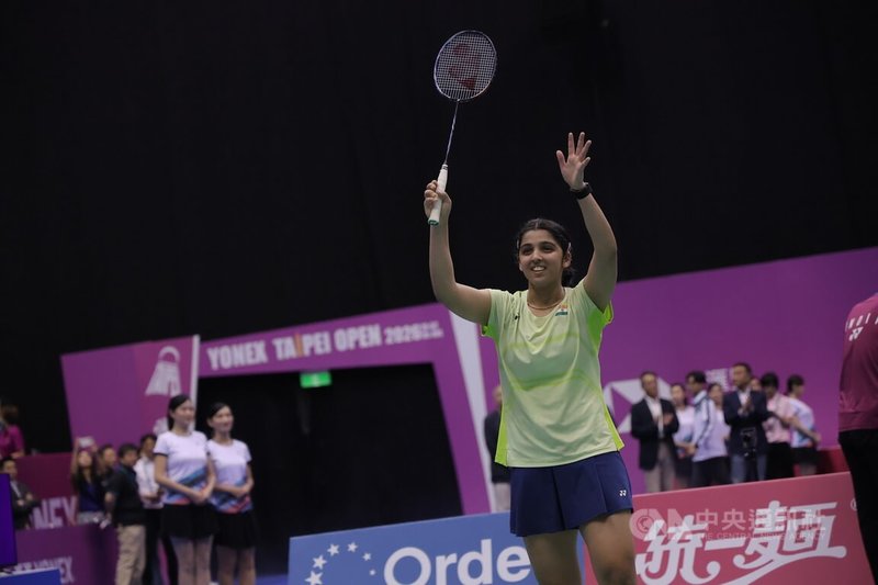 印度小將夏爾馬（Tanvi Sharma）（圖）2日在台北羽球公開賽女單決賽，以21比16、21比16擊敗越南的阮垂玲，成為賽史最年輕冠軍。中央社記者翁睿坤攝　115年8月2日
