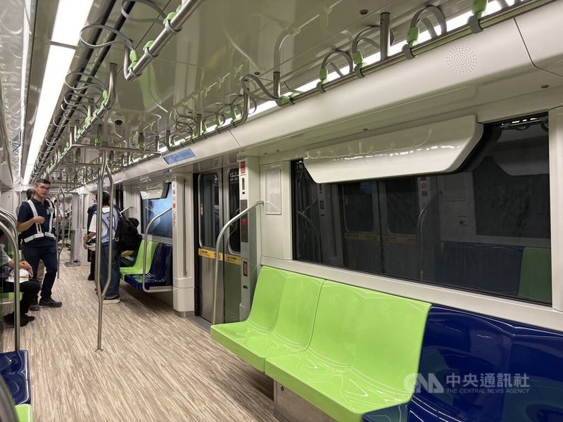 捷運萬大中和樹林線3日進行主線動態測試,目前工程進度逾8成,力拚116年完工,通車後從中和高中站到中正紀念堂站,通勤時間將從38分鐘縮減至14分鐘。中央社記者曹亞沿攝 115年8月3日