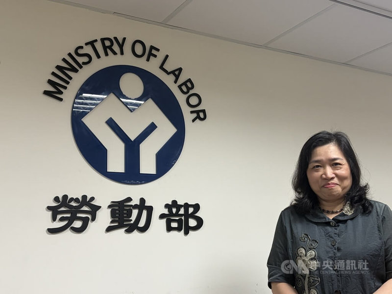 勞動基金上半年收益數為新台幣2兆2024億元，持續創新高，勞動基金運用局副局長劉麗茹3日指出，7月不論股、債都為回檔狀態，收益會受一些影響，但幅度應該還好；勞動基金著重基本面，會就盤勢調整、穩定收益。中央社記者吳欣紜攝　115年8月3日