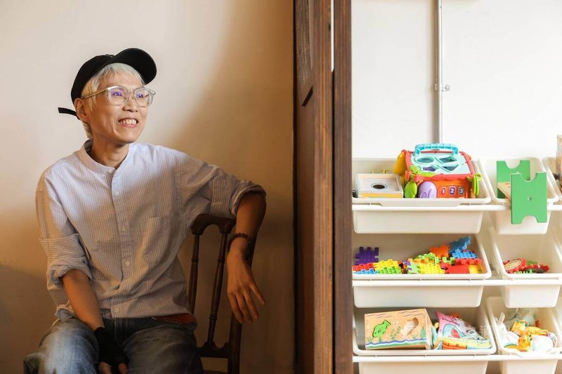 插畫家凱西陳近期接受中央社專訪分享,她的創作均以自身生活出發,「時刻關注自身狀態」是她認為創作者可注意的課題。中央社記者翁睿坤攝 115年8月3日