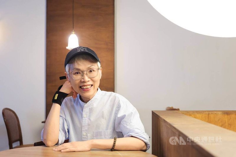 插畫家凱西陳透露,近年她也逐漸採用數位方式創作,希望透過參展2026台灣文博會,一起與民眾找回手寫溫度。中央社記者翁睿坤攝 115年8月3日