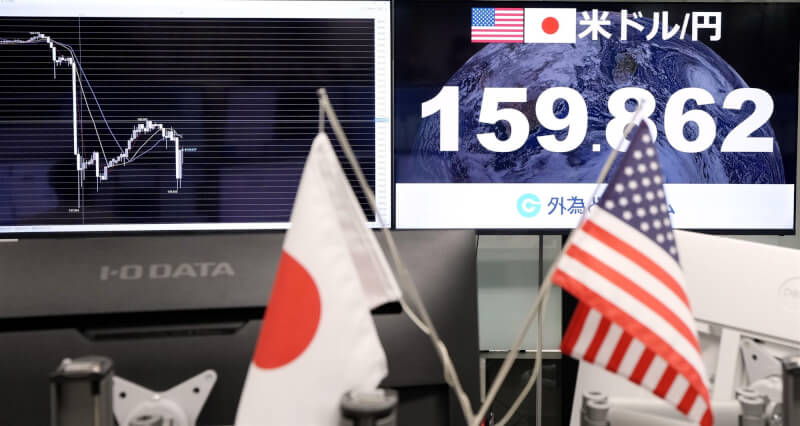 日本政府證實與美國聯手進場買進日圓，並表示未來若市場再度出現劇烈波動，不排除再次協調干預。圖為7月31日日圓兌換美元匯率走勢。（共同社）