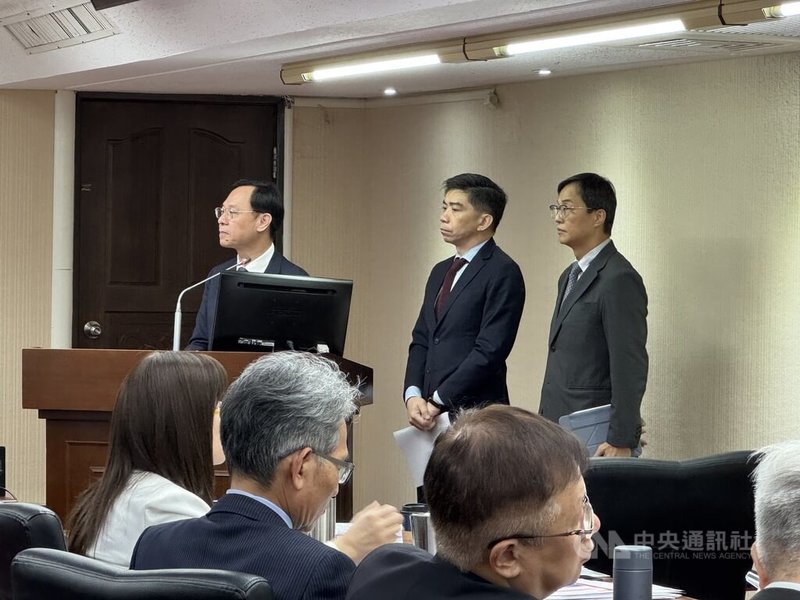 立法院社會福利及衛生環境委員會5日邀請衛生福利部、行政院食品安全辦公室、台灣糖業股份有限公司及相關部會就針對油品案進行專題報告，並備質詢。中央社記者沈佩瑤攝　115年8月5日