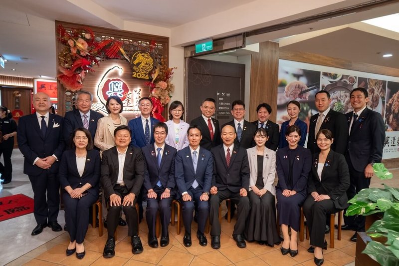 款宴自民黨青年局訪團　韓國瑜勉待人要圓、做事要方 | 政治 | 中央社 CNA