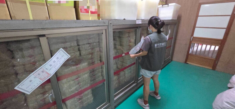 新竹市政府日前針對明好企業有限公司列管之農耕牌米（炊）粉產品複驗，4件產品仍全數檢出甲醛，開罰新台幣384萬元。（新竹市政府提供）中央社記者魯鋼駿傳真　115年8月5日