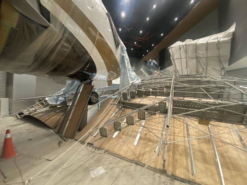 南港LaLaport鷹架天花板掉落　北市建管處罰30萬 | 社會 | 中央社 CNA