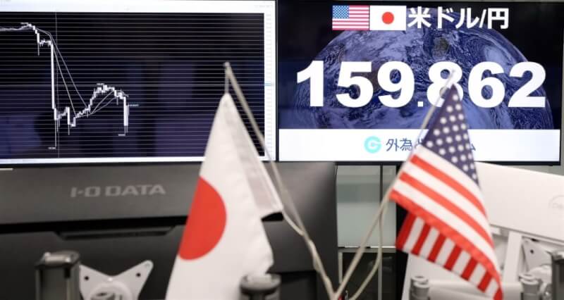 圖為7月31日日圓兌換美元匯率走勢。（共同社）