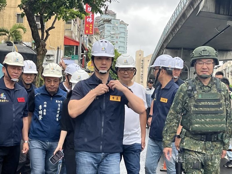 颱風白海豚未停班課遭質疑 蔣萬安:標準一致 | 地方 | 中央社 CNA 颱風白海豚未停班課遭質疑 蔣萬安:標準一致 | 地方 | 中央社 CNA