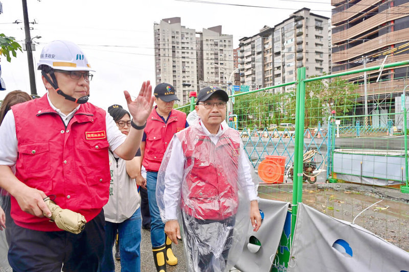 颱風白海豚漸離仍防環流風雨 侯友宜籲勿上山、觀浪 | 地方 | 中央社 CNA 颱風白海豚漸離仍防環流風雨 侯友宜籲勿上山、觀浪 | 地方 | 中央社 CNA