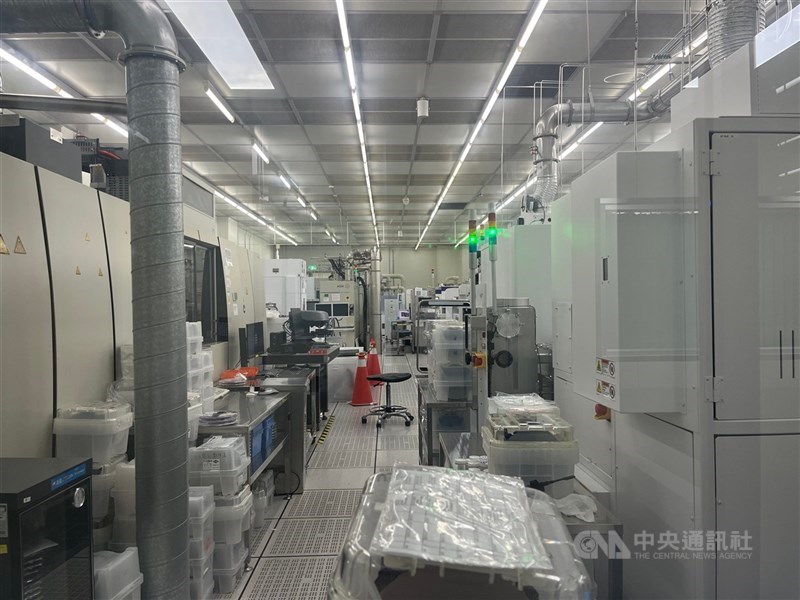 位於新竹科學園區的台灣半導體研究中心，設有近3000平方公尺、24小時運作的無塵室，共有黃光室、蝕刻區、矽鍺磊晶區及前後段化學機械研磨區，如同一座小型晶圓廠。中央社記者趙敏雅攝　115年8月9日
