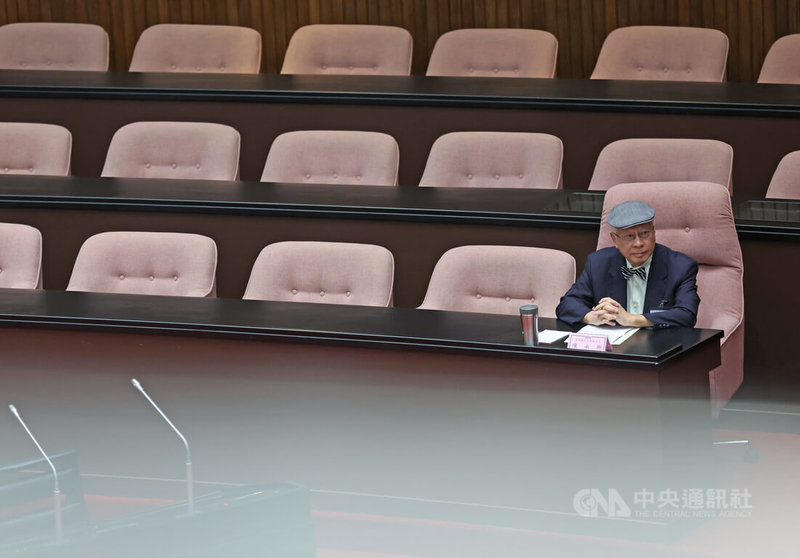 立法院全院委員會11日審查監察院正、副院長及監察委員人事同意權案，監察院長被提名人陳永興（圖）列席。中央社記者趙世勳攝　115年8月11日