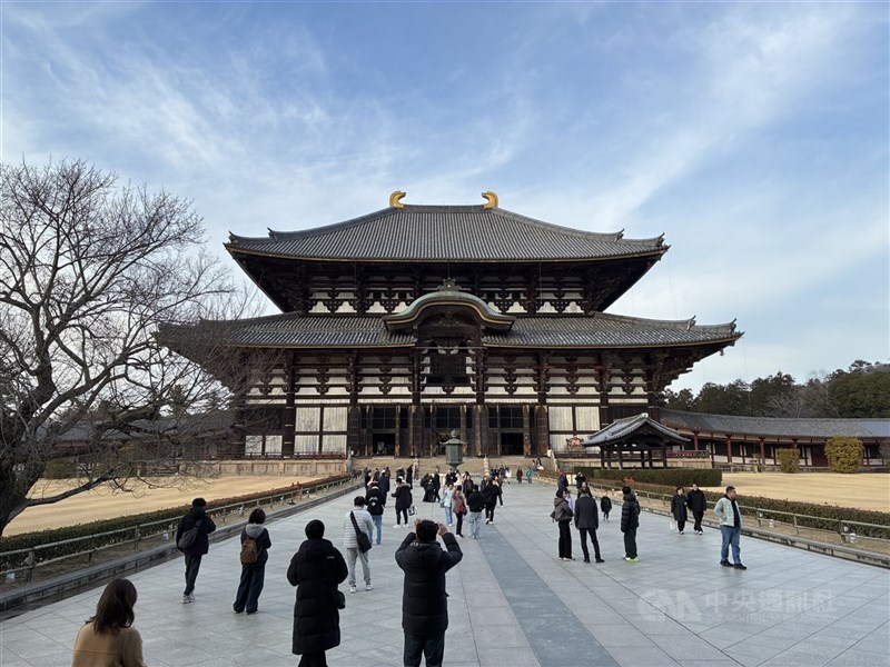 根據旅遊業者調查，85%台灣旅客規劃約1週的團體旅行平均需花超過10小時，全球第一。圖為日本奈良東大寺。 中央社記者李明宗攝　115年8月11日