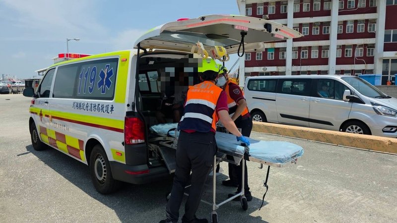 印尼漁工澎湖海上作業不慎斷指　海巡馳援送醫 | 地方 | 中央社 CNA