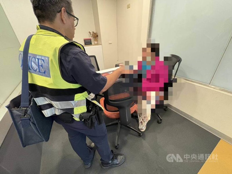20年未見同學邀投資火鍋店 台中女險遭詐200萬 | 社會 | 中央社 CNA