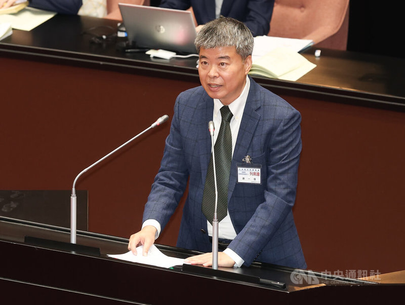 立法院全院委員會13日審查監察院人事同意權案，監察委員被提名人孫一信（圖）列席，並上台說明。中央社記者謝佳璋攝 115年8月13日