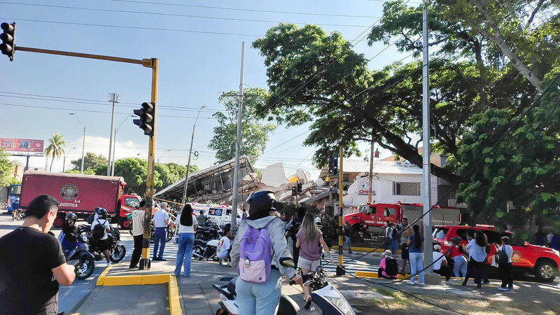 哥倫比亞10日強震，導致不少建築物和基礎設施損壞，街道上滿是瓦礫磚塊碎片。台灣民間團體啟動緊急救援募款，將在卡利、考卡等8省透過既有據點直接提供援助。（台灣世界展望會提供）中央社記者吳欣紜傳真　115年8月13日