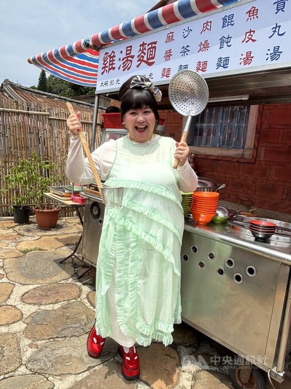 演員鍾欣凌（圖）客串公視生活劇「媽的發財金」，飾演37歲的國際一線女明星。中央社記者洪素津攝　115年8月13日