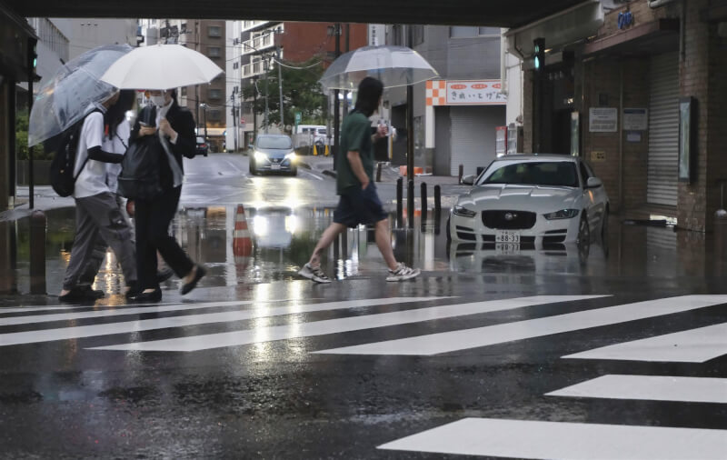 日本千葉豪雨釀大量災情增至8死　半天雨量達往年整個8月3倍 | 國際 | 中央社 CNA